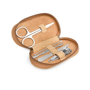 Set manicure